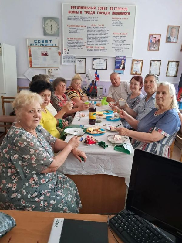 В честь празднования Дня железнодорожника в администрации городского округа Иловайск состоялось торжественное мероприятие, которое собрало ветеранов железнодорожного узла В честь празднования Дня железнодорожника в администрации городского округа Иловайск состоялось торжественное мероприятие, которое собрало ветеранов железнодорожного узла