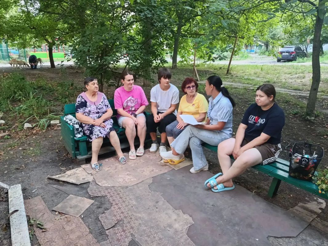 В городском округе Иловайск состоялась встреча с жителями, которую провела лидер общественного мнения, муниципальный координатор проекта «Управдом», председатель территориального общественного самоуправления «НОВЫЕ ДОМА»... В городском округе Иловайск состоялась встреча с жителями, которую провела лидер общественного мнения, муниципальный координатор проекта «Управдом», председатель территориального общественного самоуправления «НОВЫЕ ДОМА»...