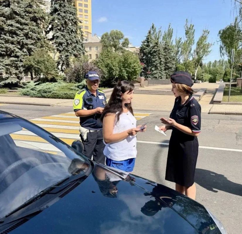 Полицейские ведут профилактическую работу Полицейские ведут профилактическую работу