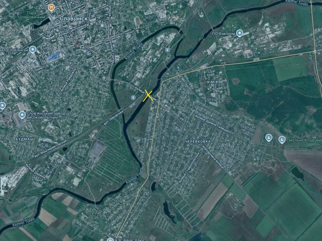 В Славянске уничтожен мост в направлении Краматорска В Славянске уничтожен мост в направлении Краматорска