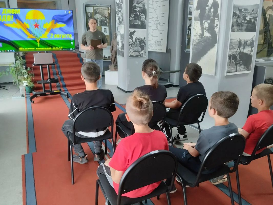 В Снежнянском музее проведено мероприятие, посвященное Дню Воздушно-десантных войск