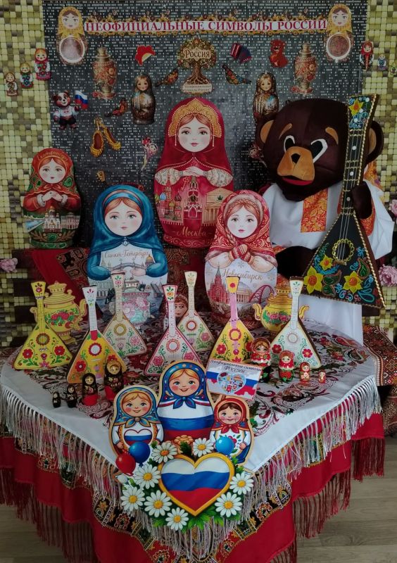 Неофициальные символы России
