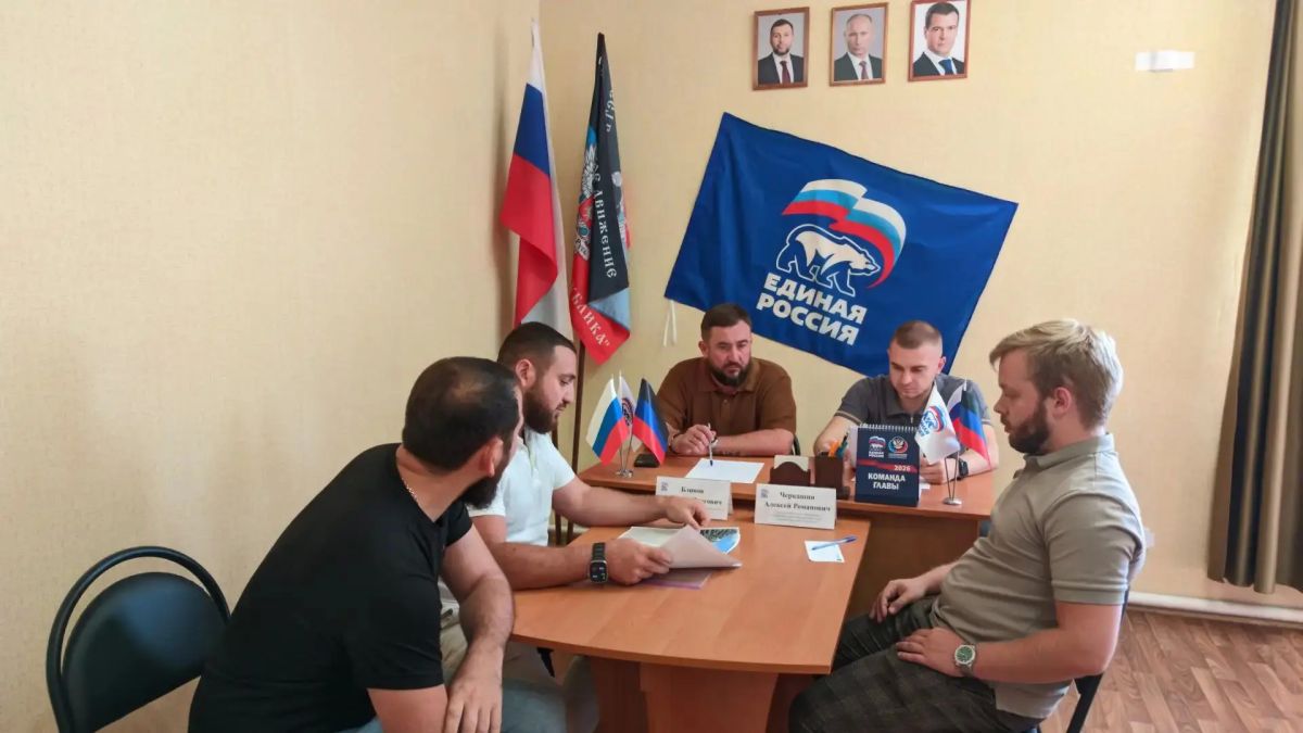 Дмитрий Блинов: Живой диалог — лучший способ наладить жизнь в округе Дмитрий Блинов: Живой диалог — лучший способ наладить жизнь в округе
