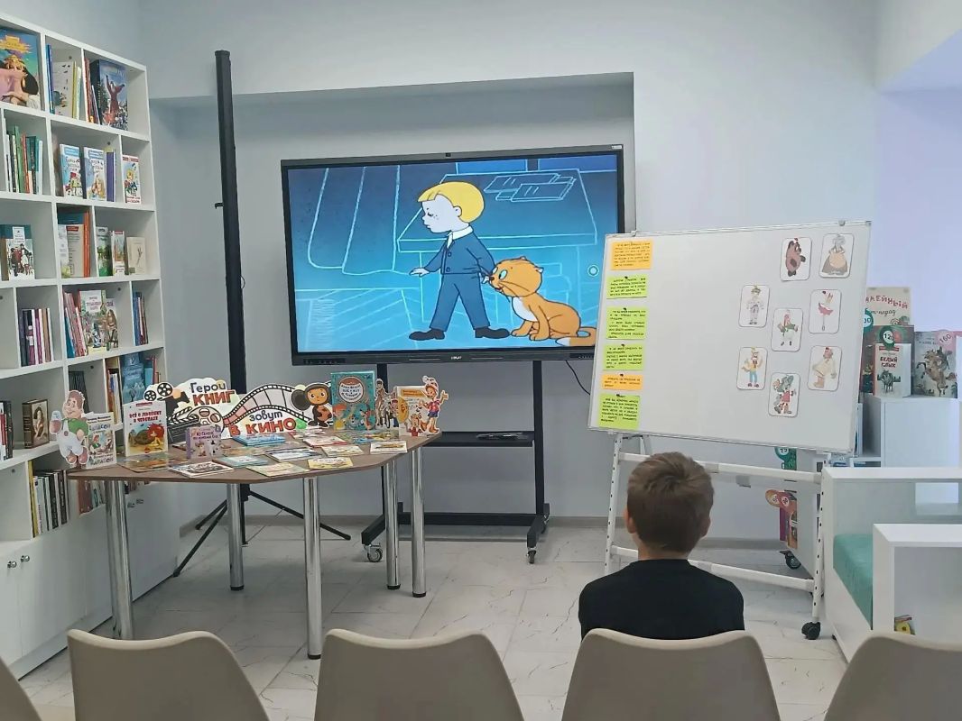 Летний кинозал «Большое путешествие в мир мультфильмов» Летний кинозал «Большое путешествие в мир мультфильмов»