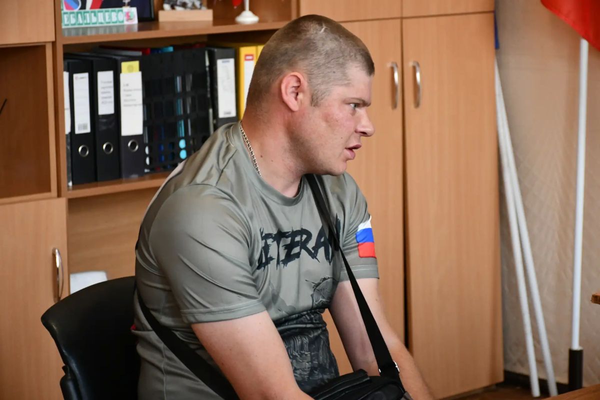 Глава муниципального образования городского округа Дебальцево Сергей Желновач провел личный прием граждан Глава муниципального образования городского округа Дебальцево Сергей Желновач провел личный прием граждан