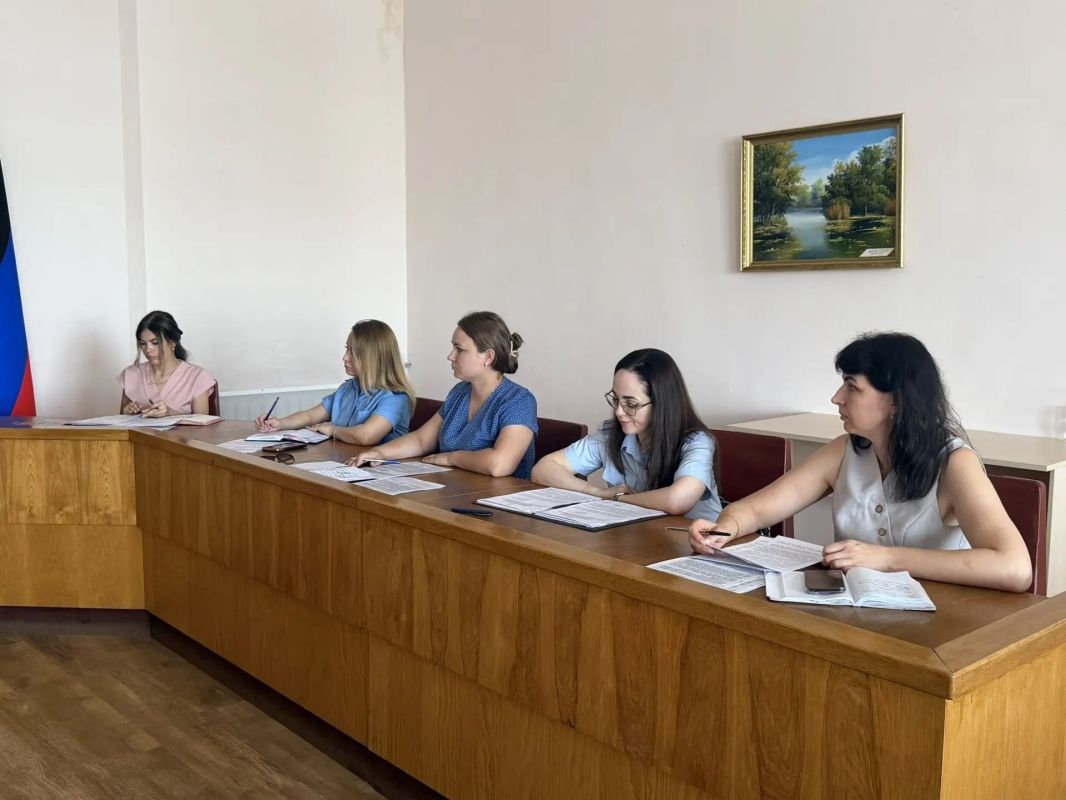 Сегодня Глава Тельмановского округа Наталья Великодная провела очередное заседание Антитеррористической комиссии Сегодня Глава Тельмановского округа Наталья Великодная провела очередное заседание Антитеррористической комиссии