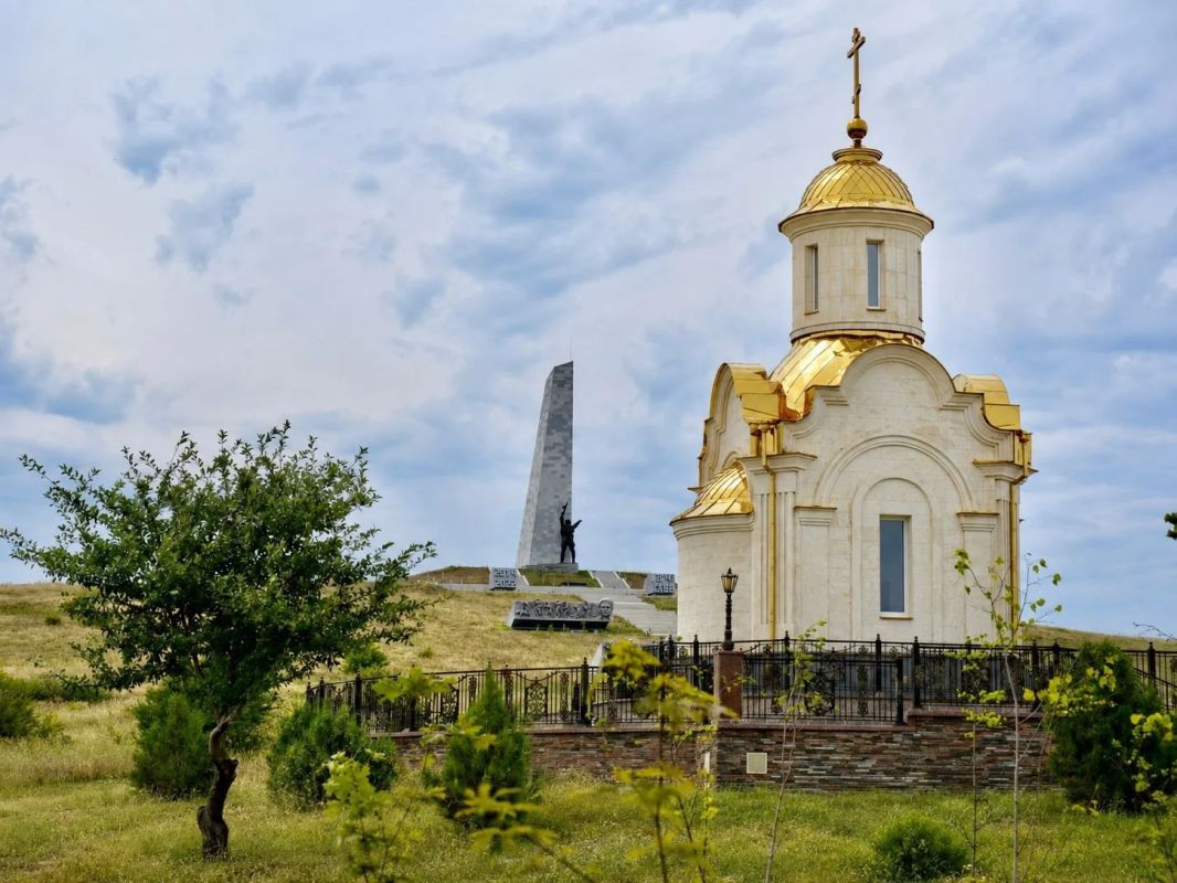 В ДНР продолжают благоустраивать мемориальный комплекс «Саур-Могила» В ДНР продолжают благоустраивать мемориальный комплекс «Саур-Могила»