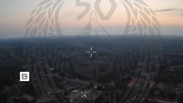 На кадрах поражения логистического центра "Новой почты", склада ГСМ в Новгороде-Северском Черниговской области, а также газокомпрессорной станции в населённом пункте Жабки Полтавской области