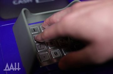 Россияне смогут пополнять свой счет через банкомат другого банка