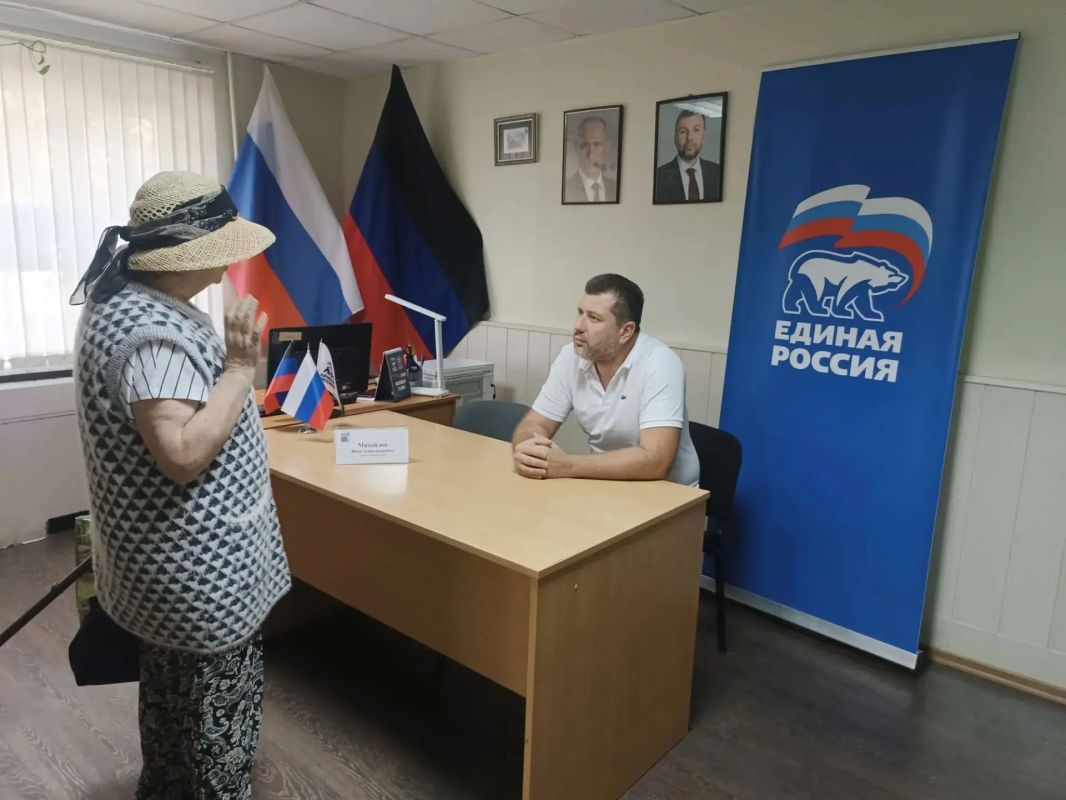 В общественной приёмной прошёл приём депутата городского совета