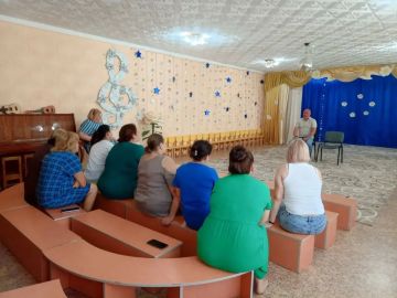 Первый заместитель руководителя Управы Горняцкого внутригородского района Администрации городского округа Макеевка Максим Козловский провел встречу с населением на подведомственной территории по адресу: г. Макеевка, м-н...