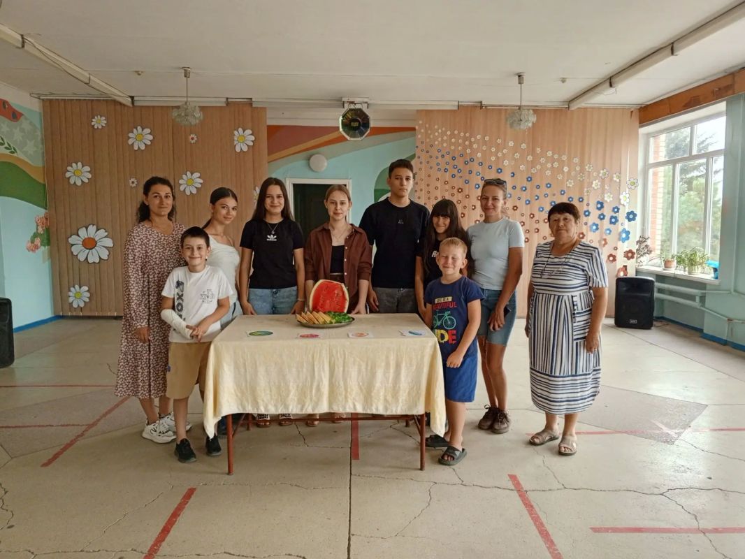 04 августа в Кременевском сельском Доме культуры -структурном подразделении МКУ "Володарский Дом культуры" для детей и подростков состоялась конкурсно-развлекательная программа "АРБУЗНИК" посвящённая Международному Дню арбуза 04 августа в Кременевском сельском Доме культуры -структурном подразделении МКУ "Володарский Дом культуры" для детей и подростков состоялась конкурсно-развлекательная программа "АРБУЗНИК" посвящённая Международному Дню арбуза