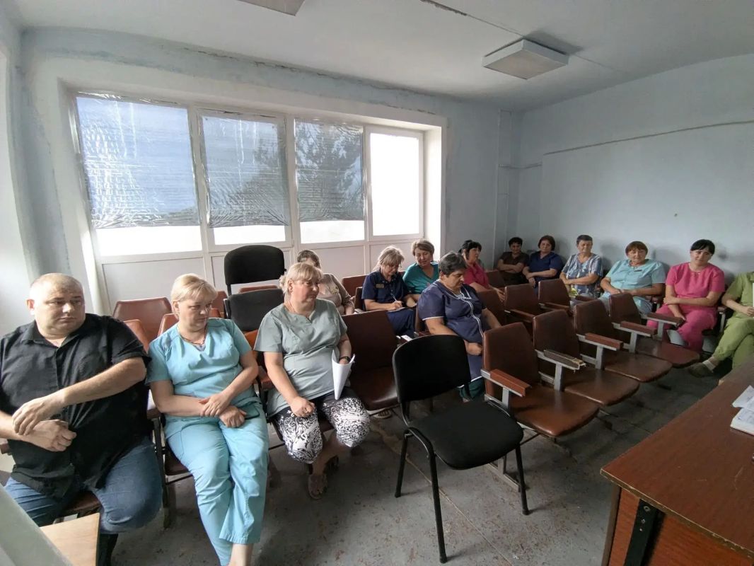 Прямой диалог в Старобешевском округе: Немилостивая Вера Максимовна встретилась с медиками ЦРБ Прямой диалог в Старобешевском округе: Немилостивая Вера Максимовна встретилась с медиками ЦРБ