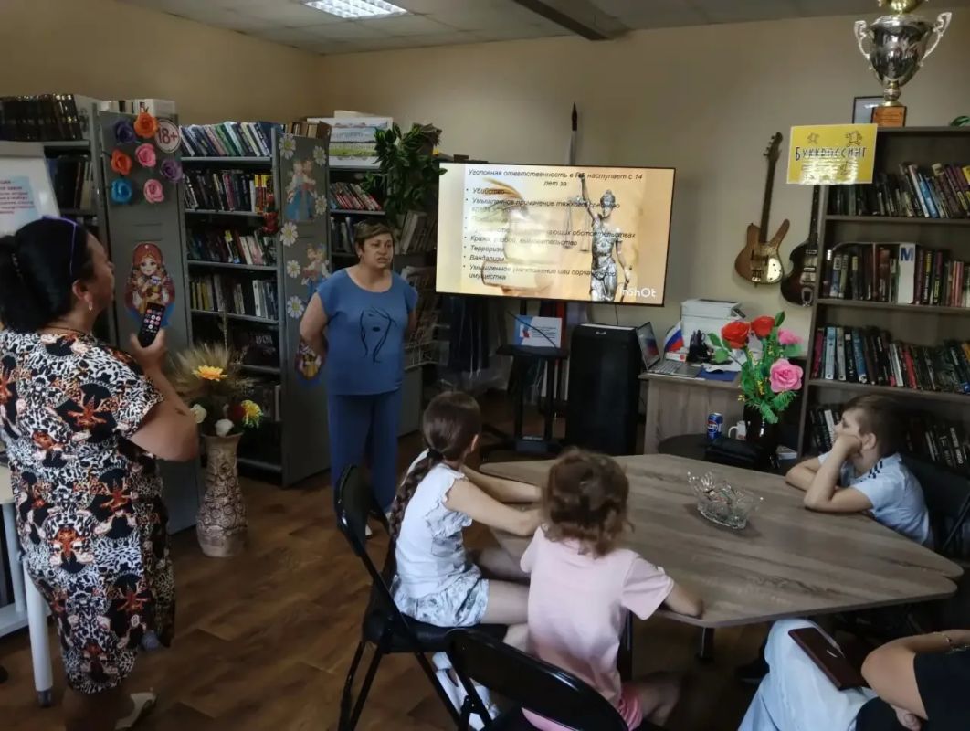 В Портовском сельском клубе прошло познавательное мероприятие «Жизнь без правонарушений» В Портовском сельском клубе прошло познавательное мероприятие «Жизнь без правонарушений»