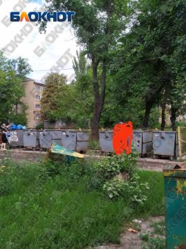 Контейнер «Свежего мяса» на Бирюзова убрали после публикаций «Блокнота», но ответ администрации похож на отписку