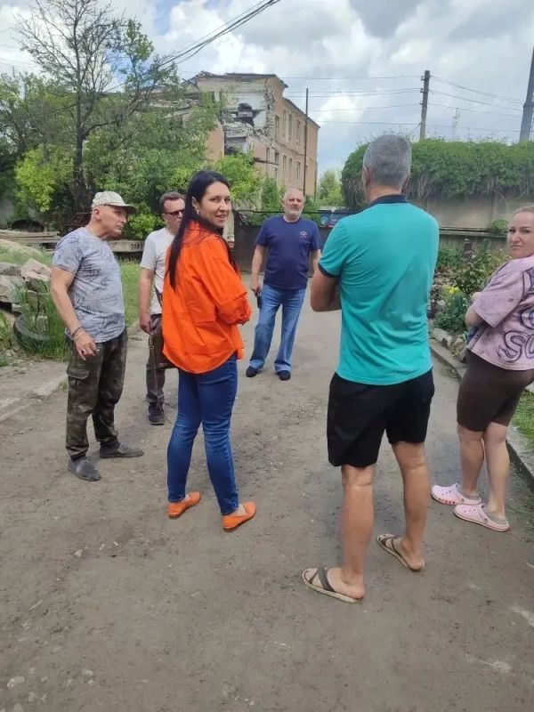 В Докучаевске продолжаются встречи с жителями В Докучаевске продолжаются встречи с жителями