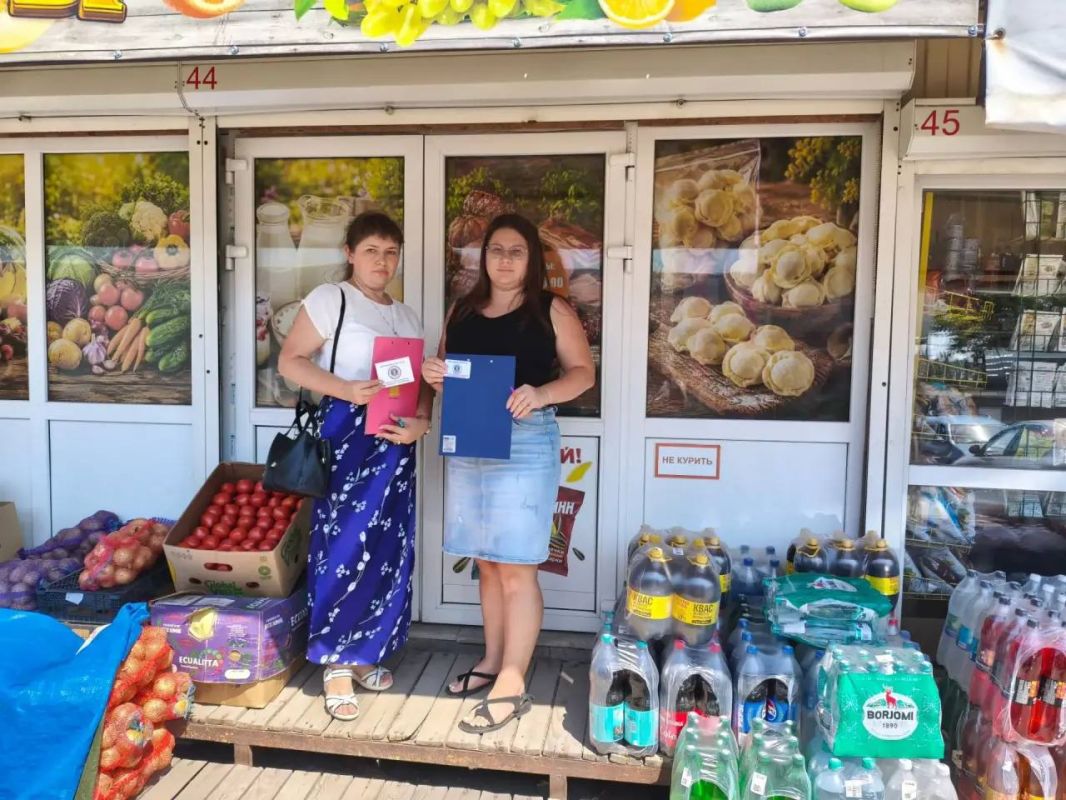 Сегодня, 06 августа, в г. Моспино прошел плановый рейд Народного контроля с целью мониторинга цен и соблюдения правил торговли