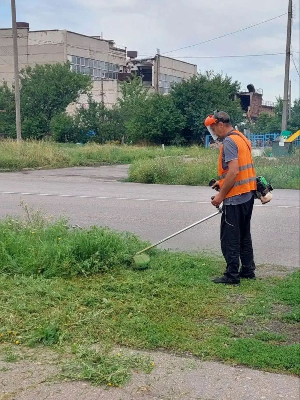 В Кировском продолжаются мероприятия по благоустройству В Кировском продолжаются мероприятия по благоустройству
