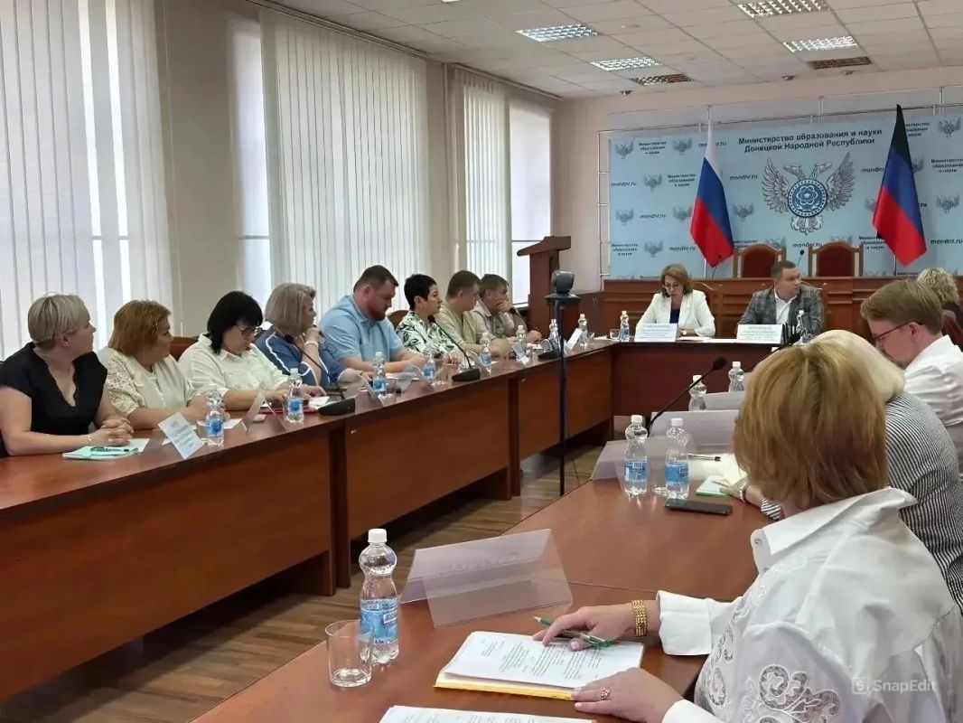 Наталья Бурцева встретилась с жителями пгт Ясиновка в городском округе Макеевка Наталья Бурцева встретилась с жителями пгт Ясиновка в городском округе Макеевка