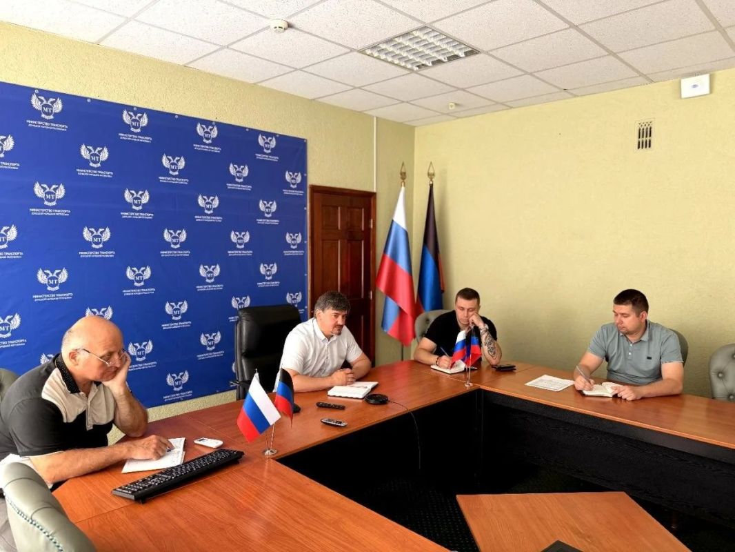 Врио руководителя Министерства транспорта ДНР Виктор Назаров провел рабочее совещание с представителями администрации Ясиноватского муниципального округа Врио руководителя Министерства транспорта ДНР Виктор Назаров провел рабочее совещание с представителями администрации Ясиноватского муниципального округа