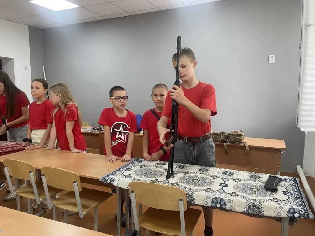 Юнармейцы Кировского активно осваивают новые умения Юнармейцы Кировского активно осваивают новые умения