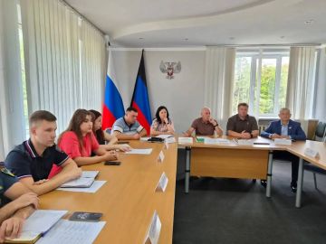 Евгений Поплавский: Провел еженедельное аппаратное совещание с руководителями ведомств и силовых структур
