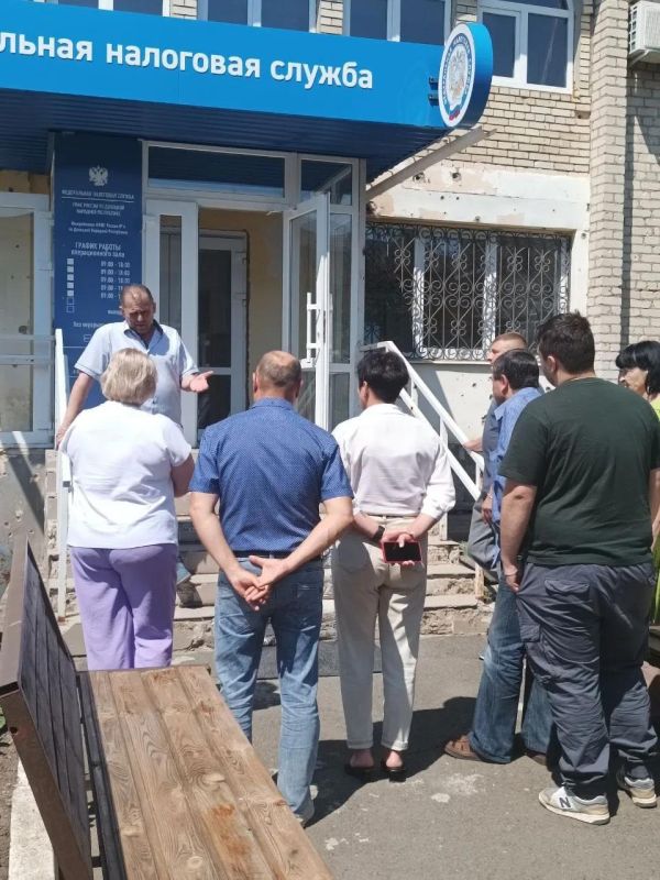 Таймураз Арсоев: Встретился с коллективом Управления экономики и торговли Волновахского муниципального округа Таймураз Арсоев: Встретился с коллективом Управления экономики и торговли Волновахского муниципального округа