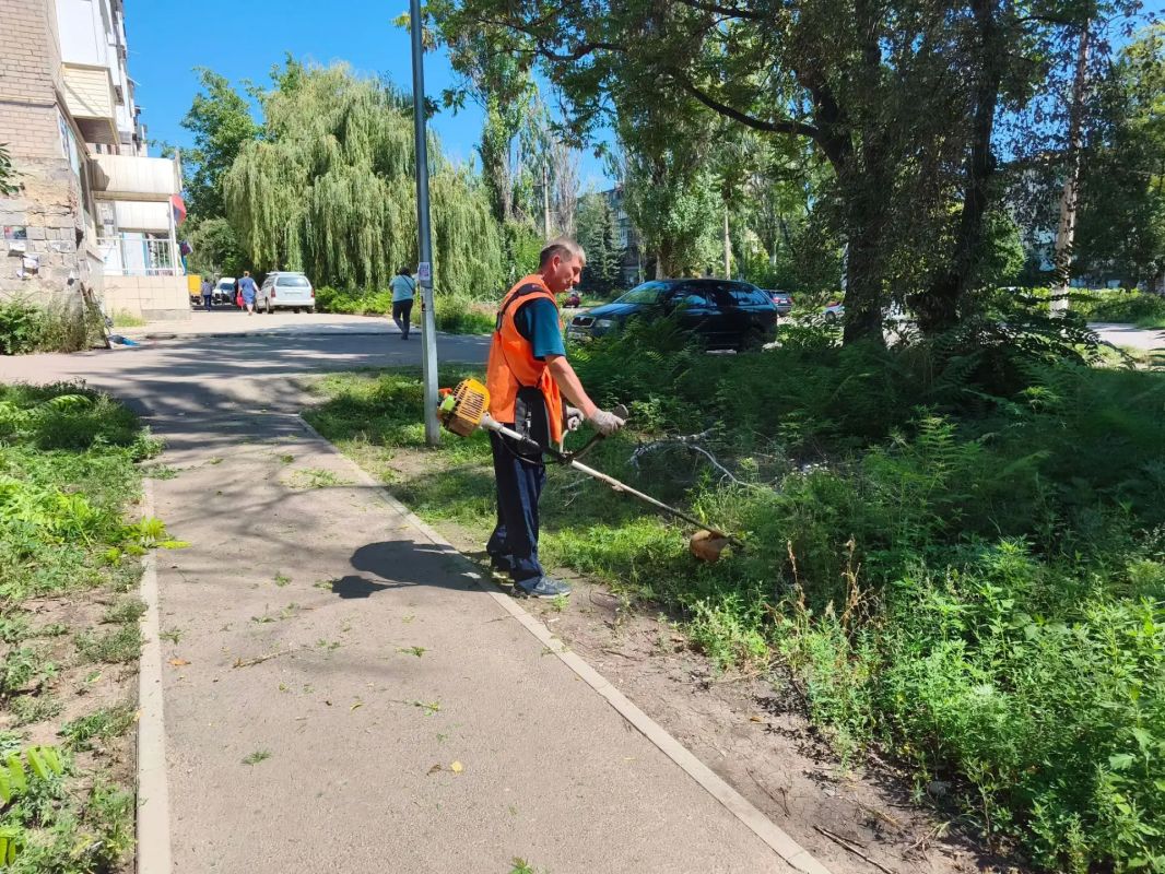 Сегодня, 6 августа, в рамках акции «Чистый четверг», сотрудниками Управы Кировского внутригородского района Администрации городского округа Макеевка Донецкой Народной Республики и Государственного казенного дошкольного... Сегодня, 6 августа, в рамках акции «Чистый четверг», сотрудниками Управы Кировского внутригородского района Администрации городского округа Макеевка Донецкой Народной Республики и Государственного казенного дошкольного...