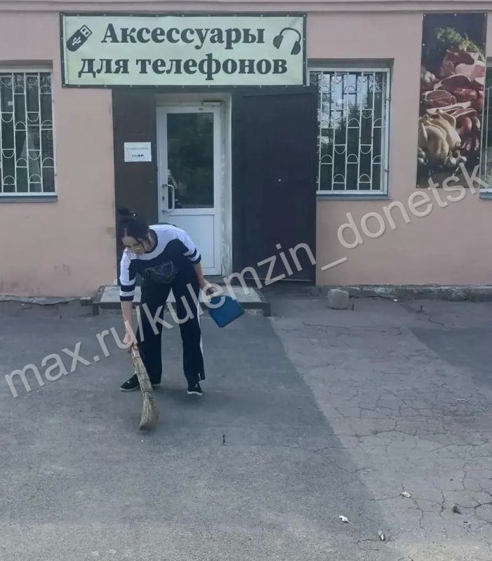 Алексей Кулемзин: Предприятия торговли присоединились к еженедельной акции «Чистый четверг» Алексей Кулемзин: Предприятия торговли присоединились к еженедельной акции «Чистый четверг»