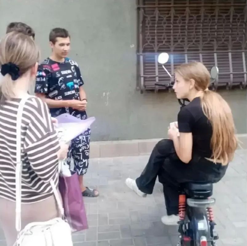 Твоя безопасность - твой выбор»: в Дебальцево напомнили правила езды на СИМ Твоя безопасность - твой выбор»: в Дебальцево напомнили правила езды на СИМ