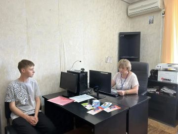 В Старобешево подростки находят работу с помощью кадрового центра