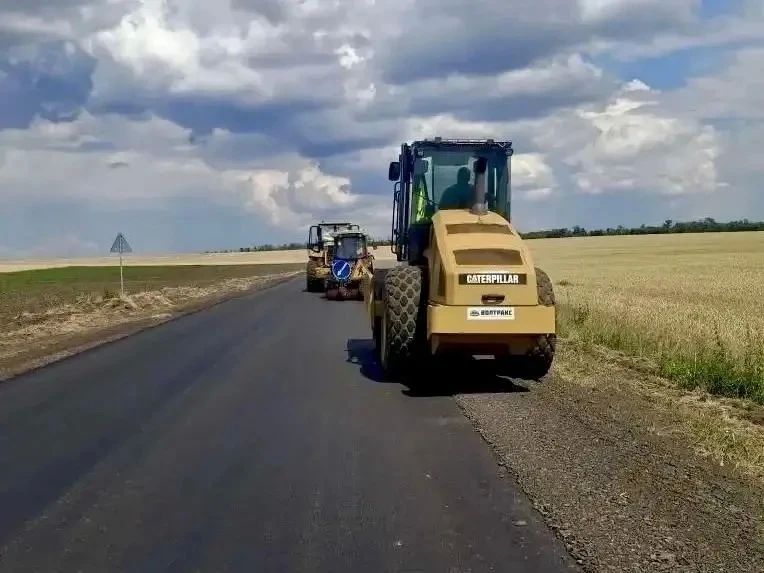 Продолжаем держать вас в курсе хода работ по восстановлению автомобильных дорог общего пользования Продолжаем держать вас в курсе хода работ по восстановлению автомобильных дорог общего пользования
