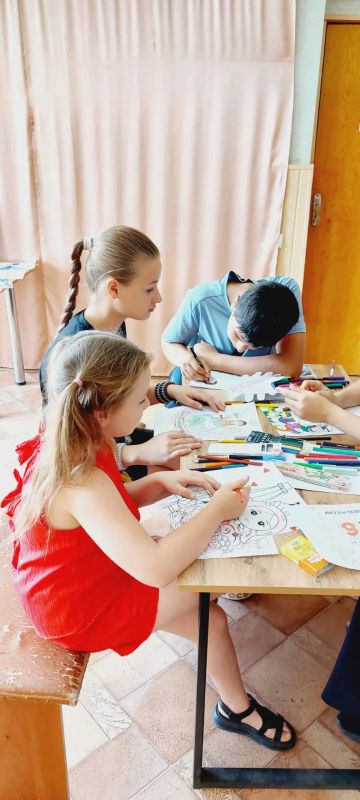07.08.2026 г. в музее истории пгт. Благодатное прошел информационный час "От края до края", посвящённый богатству и многообразию культурных традиций регионов нашей страны, в рамках проекта #Яучусьвмузее 07.08.2026 г. в музее истории пгт. Благодатное прошел информационный час "От края до края", посвящённый богатству и многообразию культурных традиций регионов нашей страны, в рамках проекта #Яучусьвмузее