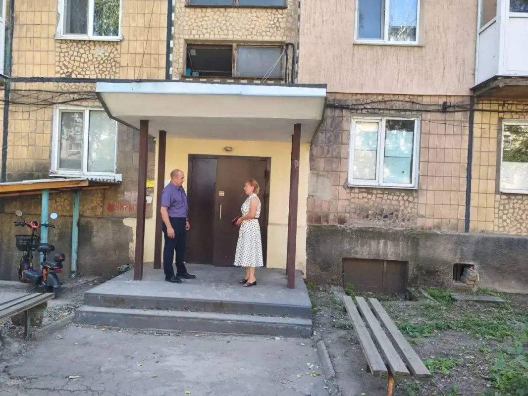 Сегодня, 07 августа, с участием старшего по дому, обсудил вопросы поднятые на ранее проведенных встречах с жителями дома N55 по ул. Короленко в рамках проекта «Управдом» Сегодня, 07 августа, с участием старшего по дому, обсудил вопросы поднятые на ранее проведенных встречах с жителями дома N55 по ул. Короленко в рамках проекта «Управдом»