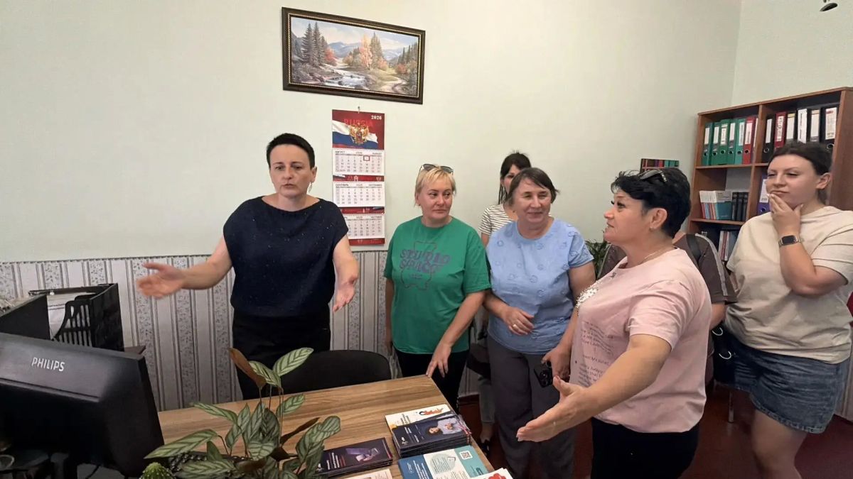В селе Староигнатьевка дан старт новому социальному проекту — открыт первый на территории Тельмановского округа сельский кабинет финансовой доступности В селе Староигнатьевка дан старт новому социальному проекту — открыт первый на территории Тельмановского округа сельский кабинет финансовой доступности