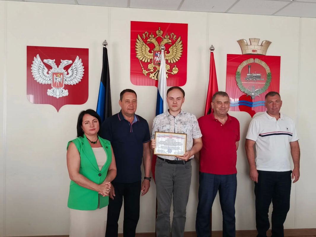 Константин Зинченко: Благодарность тем, кто строит будущее Волновахского округа Константин Зинченко: Благодарность тем, кто строит будущее Волновахского округа