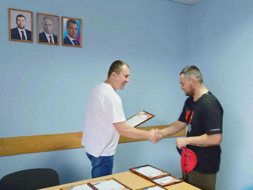 Денис Зубов: В городском округе Иловайск состоялось мероприятие, посвящённое Дню физкультурника — празднику, который объединяет всех, кто активно занимается физической культурой и спортом, пропагандирует здоровый образ жизни... Денис Зубов: В городском округе Иловайск состоялось мероприятие, посвящённое Дню физкультурника — празднику, который объединяет всех, кто активно занимается физической культурой и спортом, пропагандирует здоровый образ жизни...