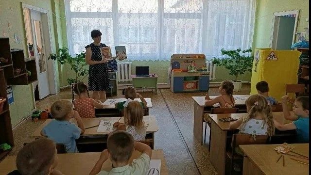 Уроки светофора «Красно-желто-зеленое приключение» Уроки светофора «Красно-желто-зеленое приключение»