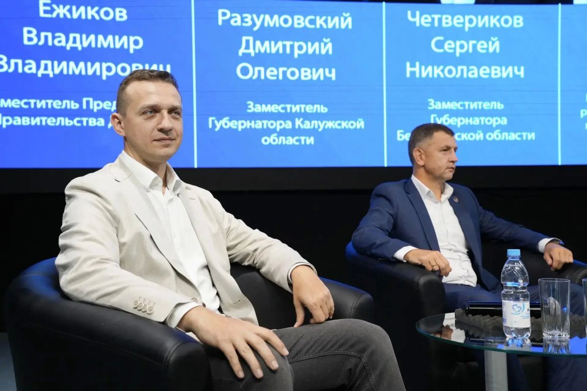Владимир Ежиков: В рамках работы на форуме «Цифровая Эволюция 2026» пообщался сегодня со школьниками – участниками межрегиональной IT-смены