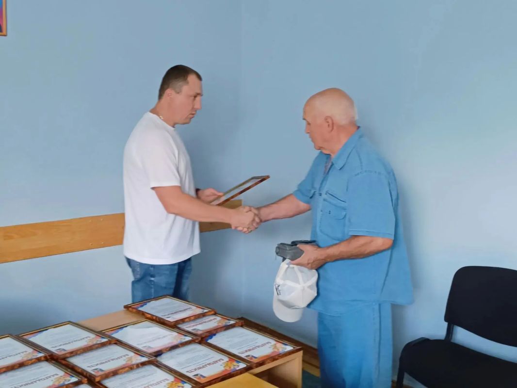 Денис Зубов: В городском округе Иловайск состоялось мероприятие, посвящённое Дню физкультурника — празднику, который объединяет всех, кто активно занимается физической культурой и спортом, пропагандирует здоровый образ жизни... Денис Зубов: В городском округе Иловайск состоялось мероприятие, посвящённое Дню физкультурника — празднику, который объединяет всех, кто активно занимается физической культурой и спортом, пропагандирует здоровый образ жизни...