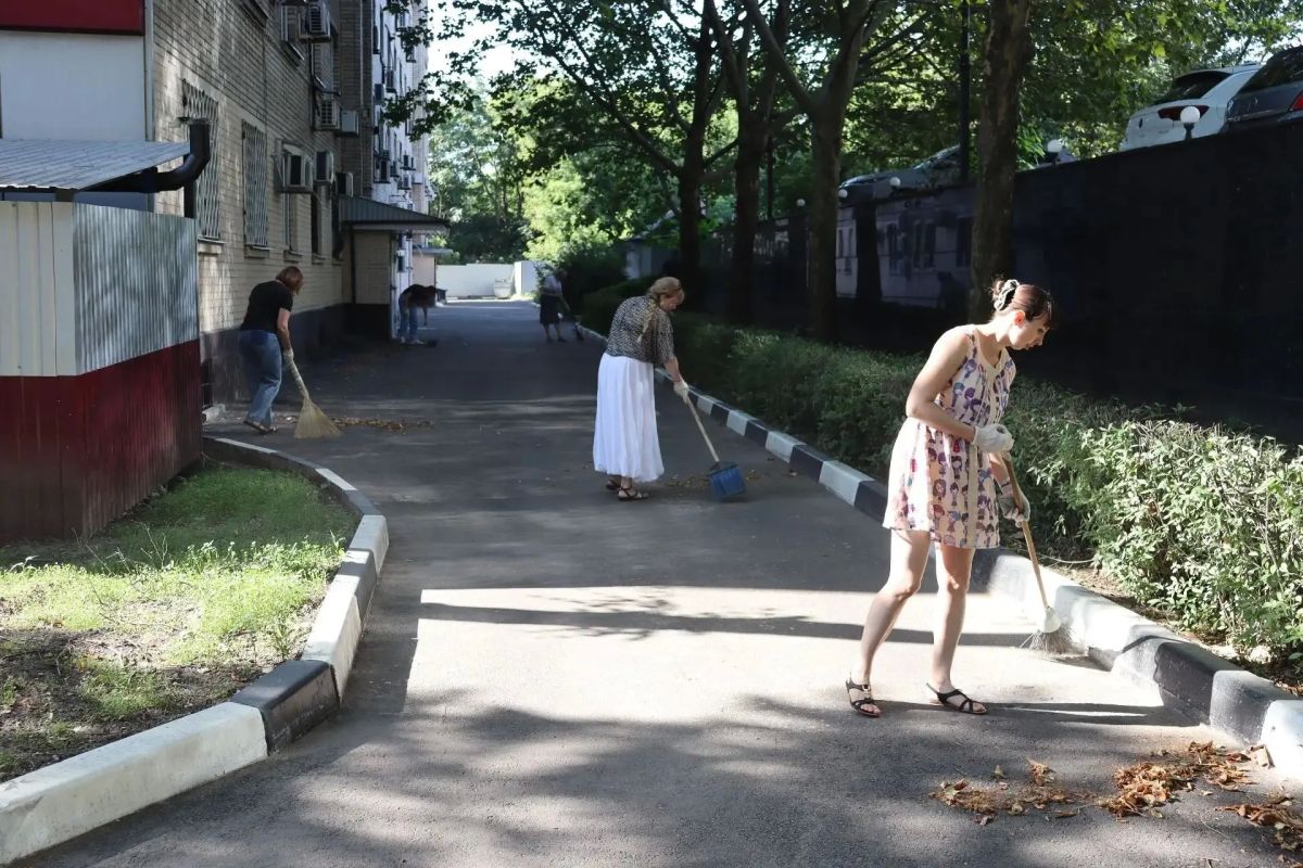 СОТРУДНИКИ АППАРАТА УПРАВЛЕНИЯ «ДОНБАССТЕПЛОЭНЕРГО» ПРИСОЕДИНИЛИСЬ К ЕЖЕНЕДЕЛЬНОЙ ЭКОЛОГИЧЕСКОЙ АКЦИИ «ЧИСТЫЙ ЧЕТВЕРГ» СОТРУДНИКИ АППАРАТА УПРАВЛЕНИЯ «ДОНБАССТЕПЛОЭНЕРГО» ПРИСОЕДИНИЛИСЬ К ЕЖЕНЕДЕЛЬНОЙ ЭКОЛОГИЧЕСКОЙ АКЦИИ «ЧИСТЫЙ ЧЕТВЕРГ»