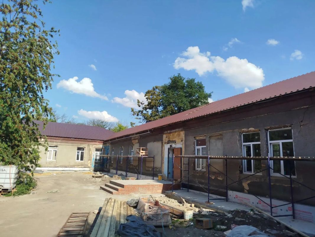 В Куйбышевском районе Донецка полным ходом идет капитальный ремонт амбулатории № 2 Городской больницы №17 В Куйбышевском районе Донецка полным ходом идет капитальный ремонт амбулатории № 2 Городской больницы №17