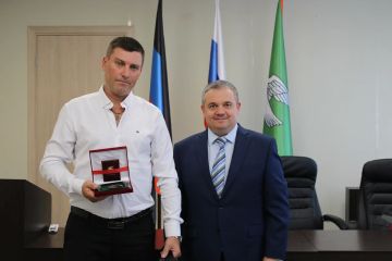 В Горловке вручили благодарности ко Дню строителя