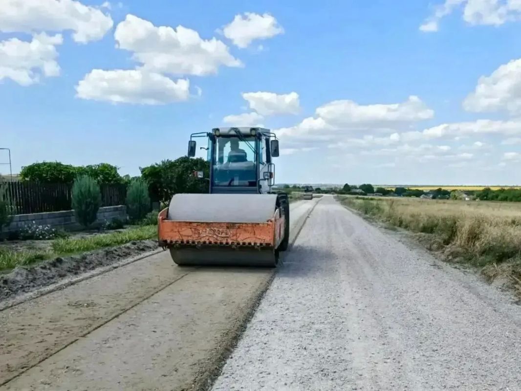 Продолжаем держать вас в курсе хода работ по восстановлению автомобильных дорог общего пользования Продолжаем держать вас в курсе хода работ по восстановлению автомобильных дорог общего пользования