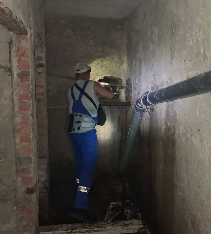 Специалисты Снежнянского филиала Единого регионального фонда по управлению многоквартирными домами продолжают плановую работу по обслуживанию жилого фонда городского округа Специалисты Снежнянского филиала Единого регионального фонда по управлению многоквартирными домами продолжают плановую работу по обслуживанию жилого фонда городского округа