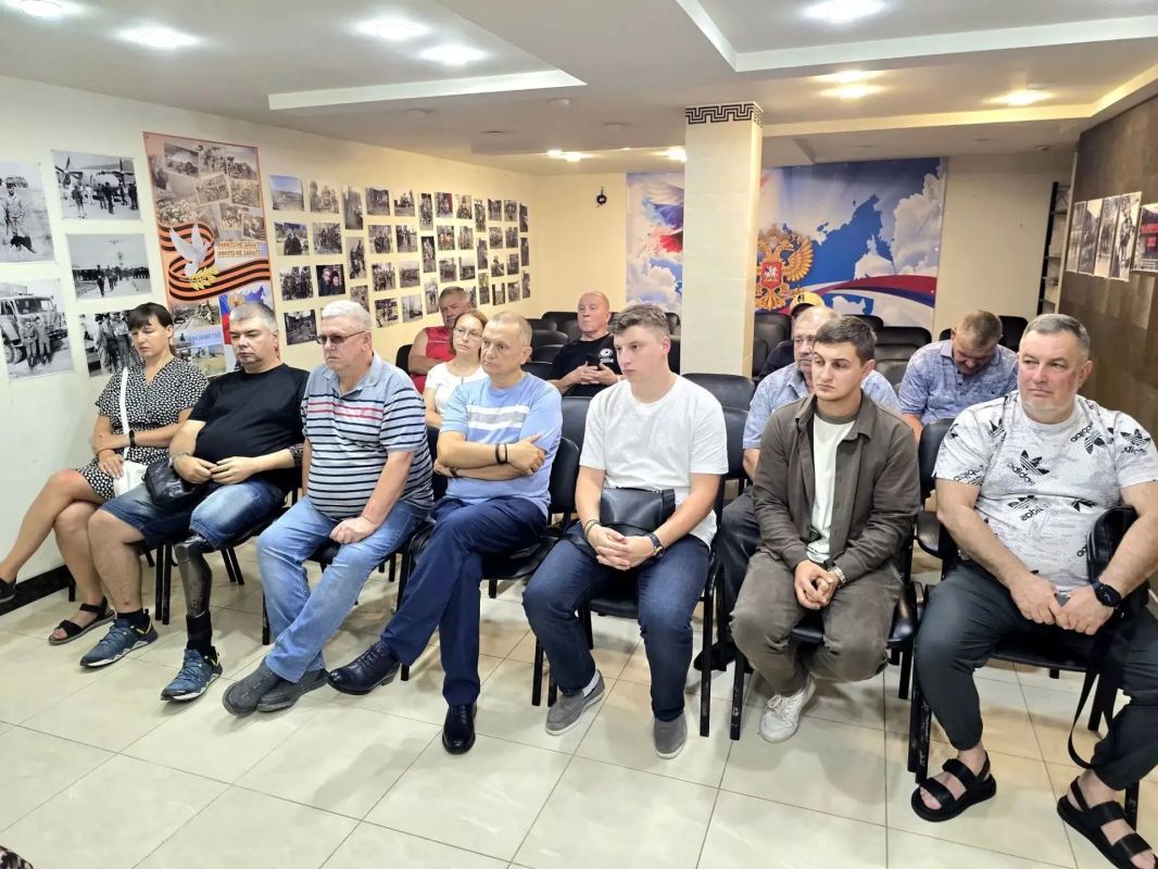 Дмитрий Огилец: Пятница в Доме Ветерана, это всегда ярко, насыщено, интересно, а главное полезно не только для наших Героев, но и для любого из гостей Дмитрий Огилец: Пятница в Доме Ветерана, это всегда ярко, насыщено, интересно, а главное полезно не только для наших Героев, но и для любого из гостей