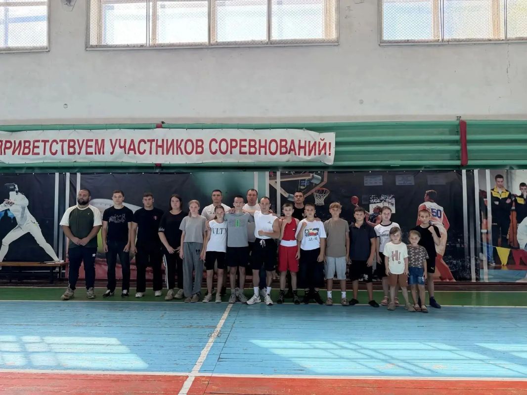 ЗАРЯДКА С ЧЕМПИОНАМИ: ДЕНЬ ФИЗКУЛЬТУРНИКА В НАШЕМ ОКРУГЕ! ЗАРЯДКА С ЧЕМПИОНАМИ: ДЕНЬ ФИЗКУЛЬТУРНИКА В НАШЕМ ОКРУГЕ!