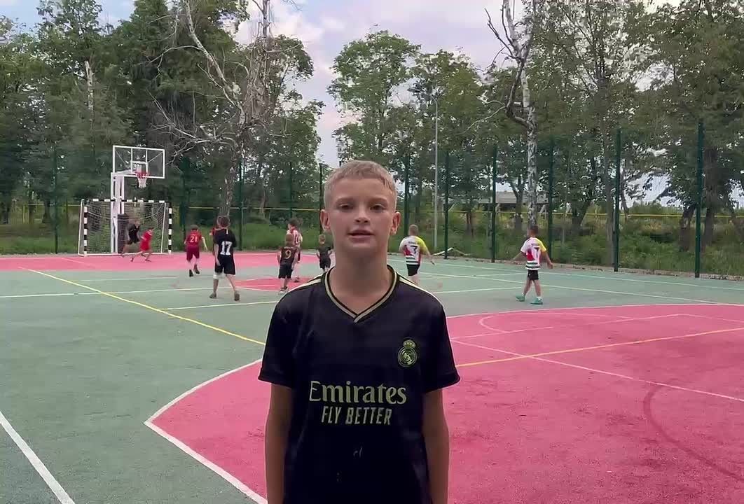 Поздравляем с Днём физкультурника!