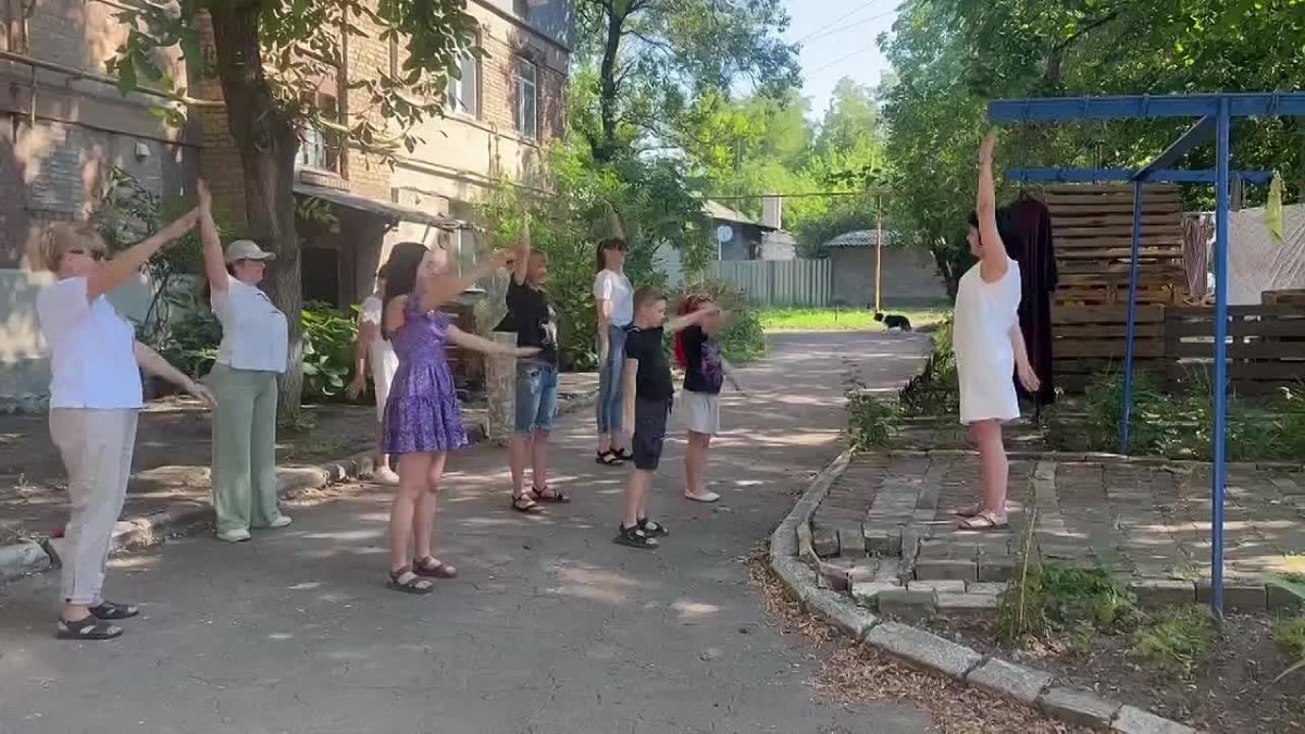8 августа жители Кировского района стали частью большой Всероссийской акции — соседской зарядки! Организатором выступил Старший по дому жильцов
