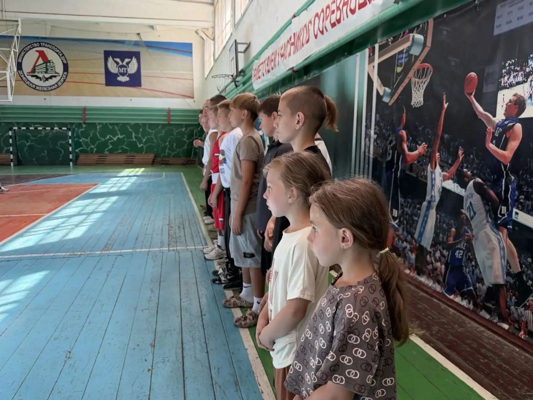 ЗАРЯДКА С ЧЕМПИОНАМИ: ДЕНЬ ФИЗКУЛЬТУРНИКА В НАШЕМ ОКРУГЕ! ЗАРЯДКА С ЧЕМПИОНАМИ: ДЕНЬ ФИЗКУЛЬТУРНИКА В НАШЕМ ОКРУГЕ!